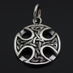 Cruz Templaria de Plata con Nudos Celtas