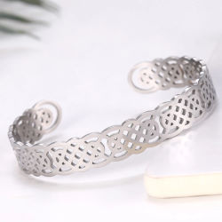 Pulsera de Entrelazos Celtas en Acero Inoxidable